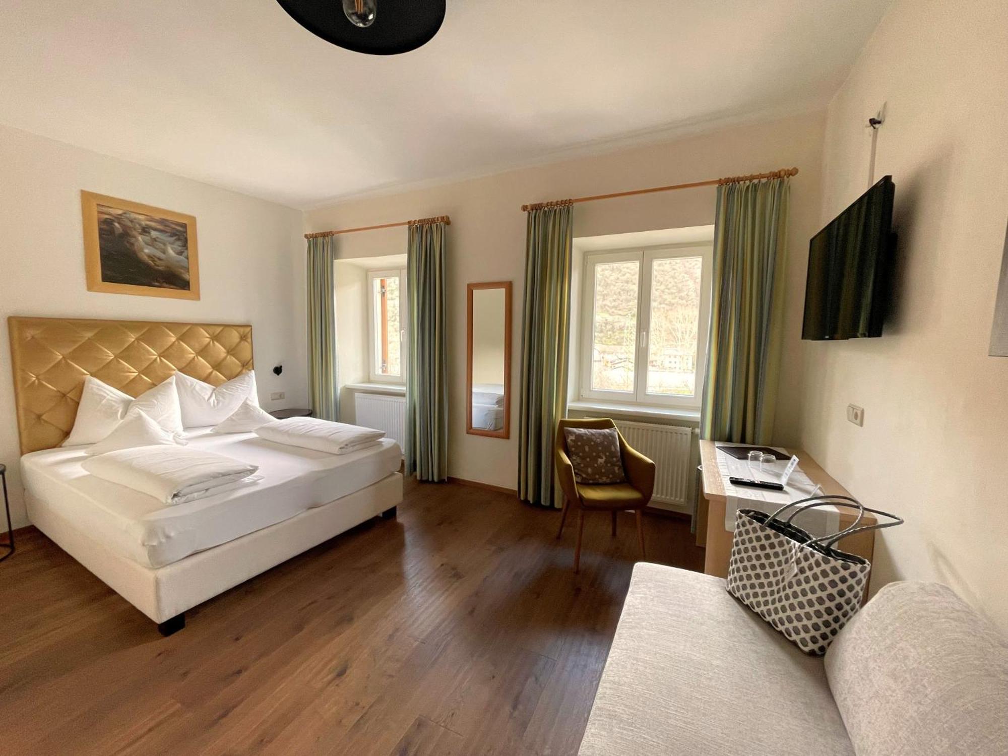 Hotel Ansitz Gamp Klausen Buitenkant foto